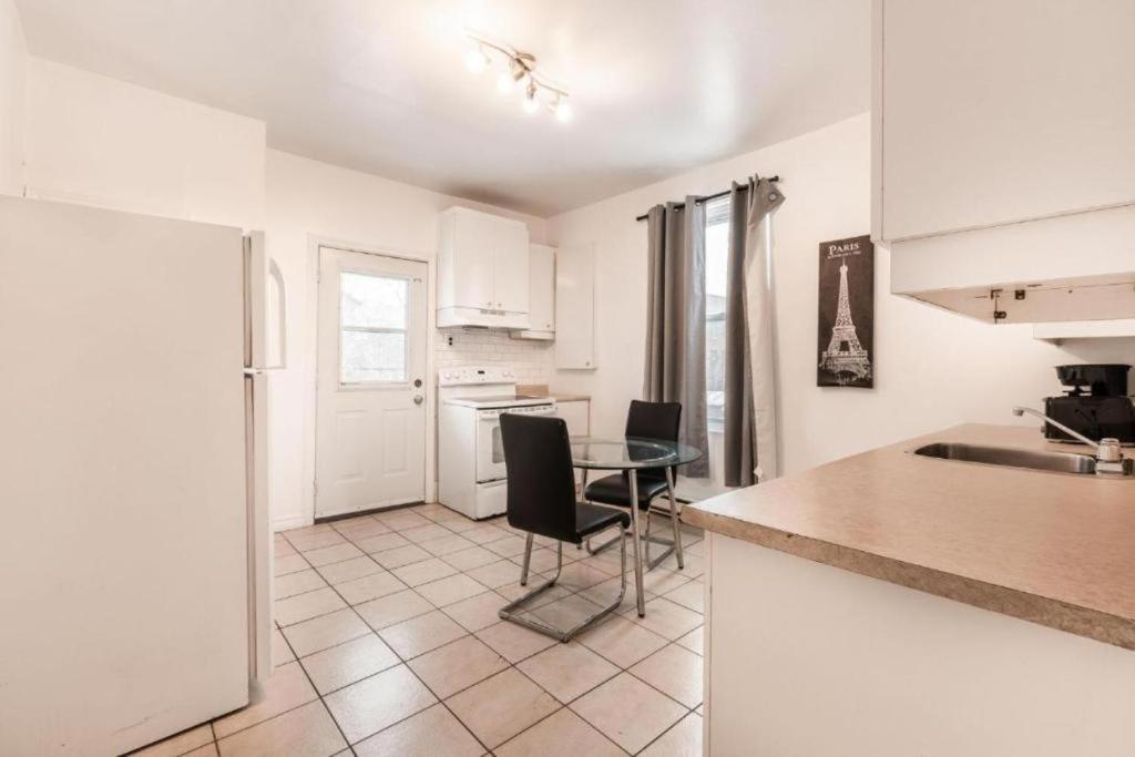 3388 Verdun 3 Bedrooms Apartment Montreal