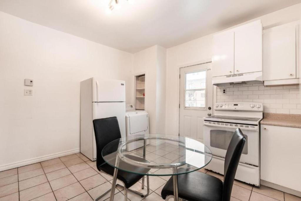 3388 Verdun 3 Bedrooms Apartment